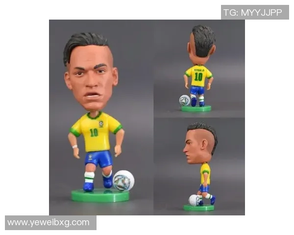 精美手办展现足球巨星C罗的风采与魅力，收藏爱好者的必备之选