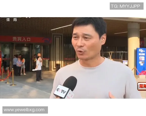 足球明星李毅签名背后的故事与球迷互动的精彩瞬间
